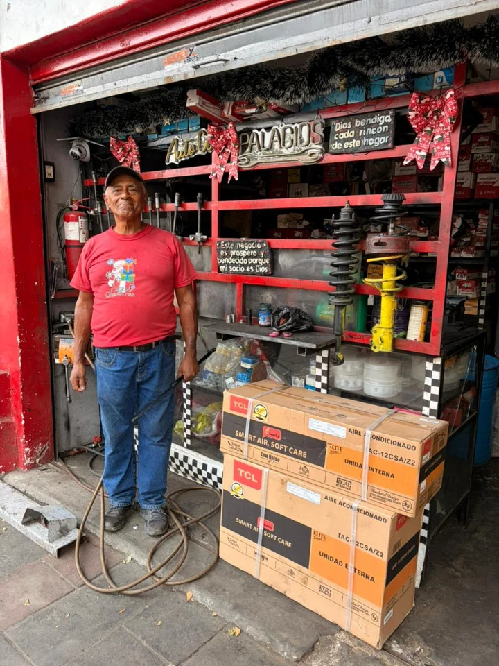 Cliente satisfecho con sus electrodomésticos Novahogar